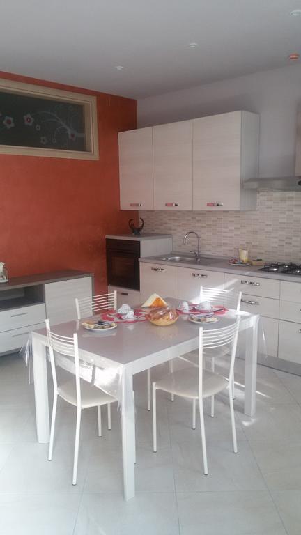 Il Giardino Della Contessa Apartment Исерния Екстериор снимка